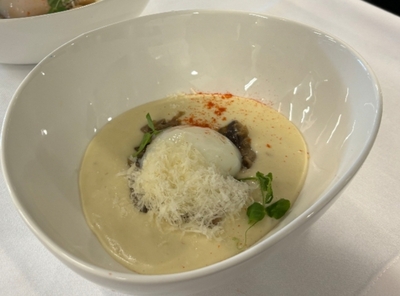 Recetario CREMA DE HONGOS CON HUEVO EUSKO LABEL A 63º Y VIRUTAS DE QUESO IDIAZABAL AHUMADO (Degustación: 1/2 ración)